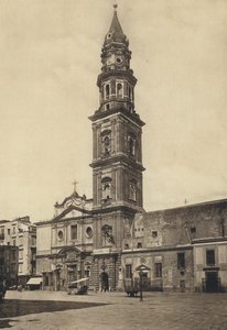 Nápoles: Igreja e Piazza Del Carmine (foto a p/b) de Italian Photographer