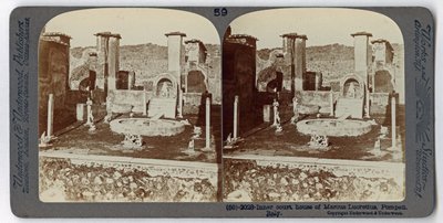 A Casa de Marcus Lucretius, Pompéia, da Underwood Travel Library, 1895 (foto sépia) de Italian Photographer